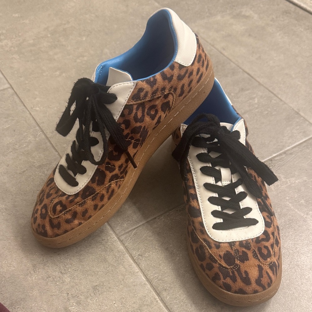 Steve Madden Leopard Print Sneakers with Blue Lining - Picture 5 of 5